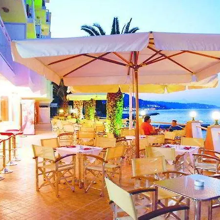 ホテル Corfu Maris